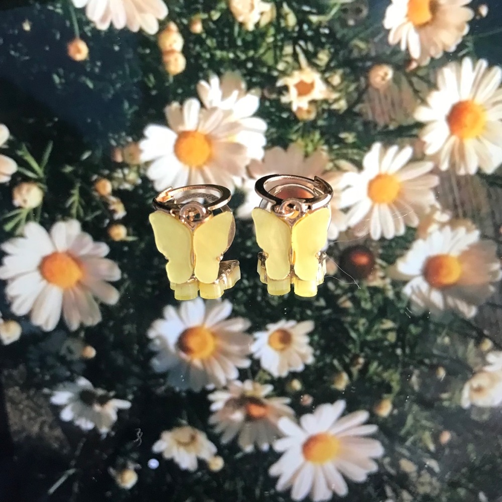“Daisy” Yellow Butterfly Earrings